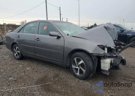 2003 Toyota Camry Le z USA, uszkodzony, nr VIN 4T1BE32K03U683787
